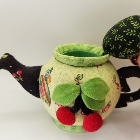 Vintage Mary Englebrett Tea Pot Pin Cushion By Dritz 2001 Cherries Cherry Print - Picture 2 of 12